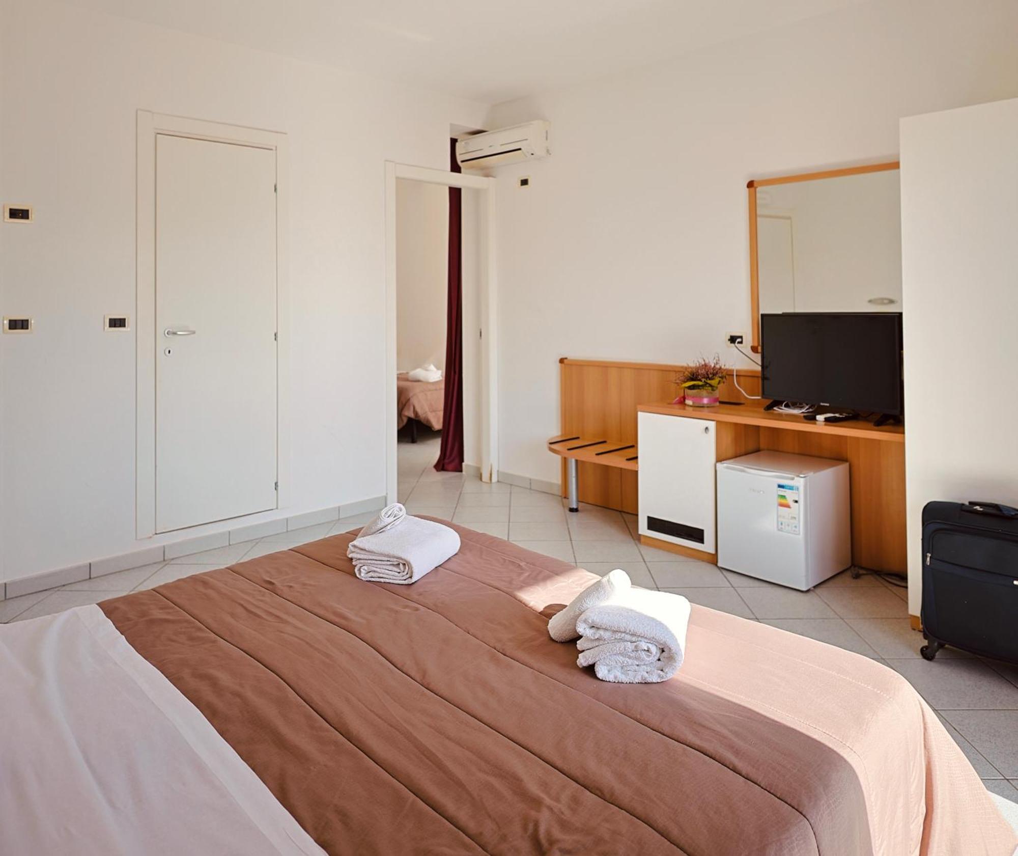 Hotel Felicioni Pineto Esterno foto