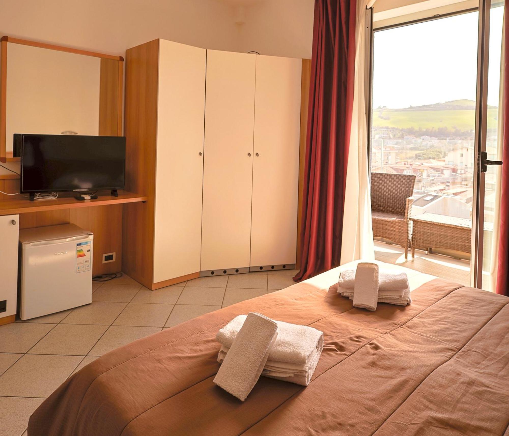 Hotel Felicioni Pineto Esterno foto