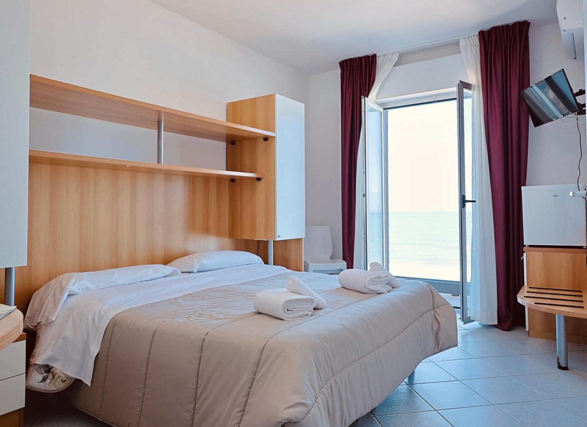 Hotel Felicioni Pineto Esterno foto